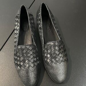 Sesto Mieucci size 9XM metallic black flats
